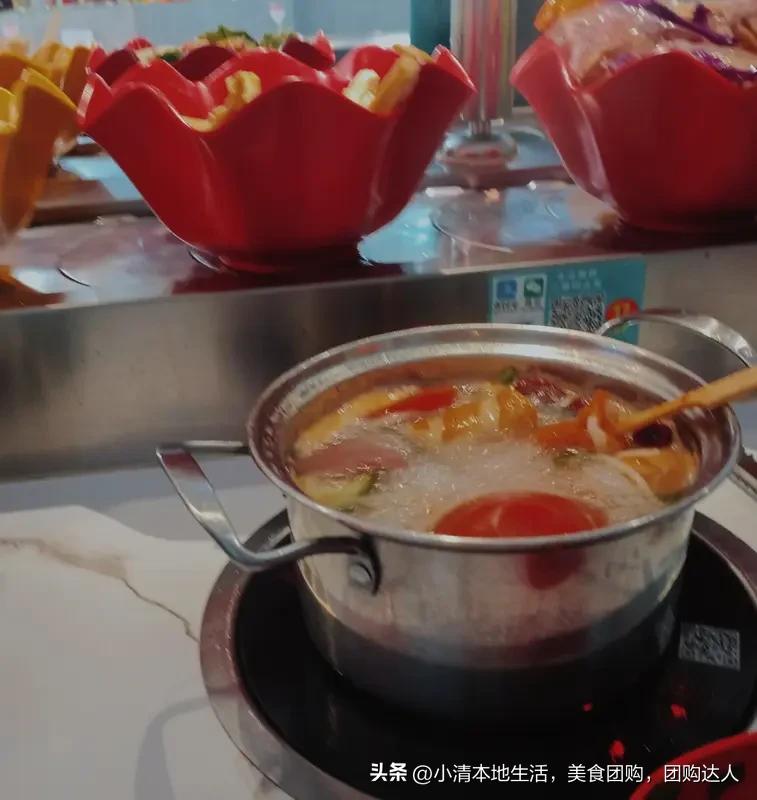 自助小火锅又火起来，原因可不少。价格实惠是关键，一般人均 50 到 80 元，就