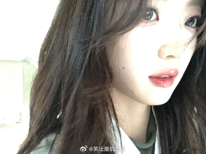 孙千野生美感孙千是看着很舒服的美 ​​​看孙千的物料总觉得很治愈，孙千野生美感，