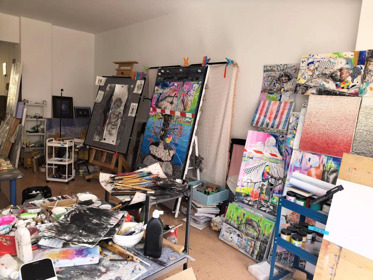 工作室一角，艺术 艺术在 当代艺术 卢守辉