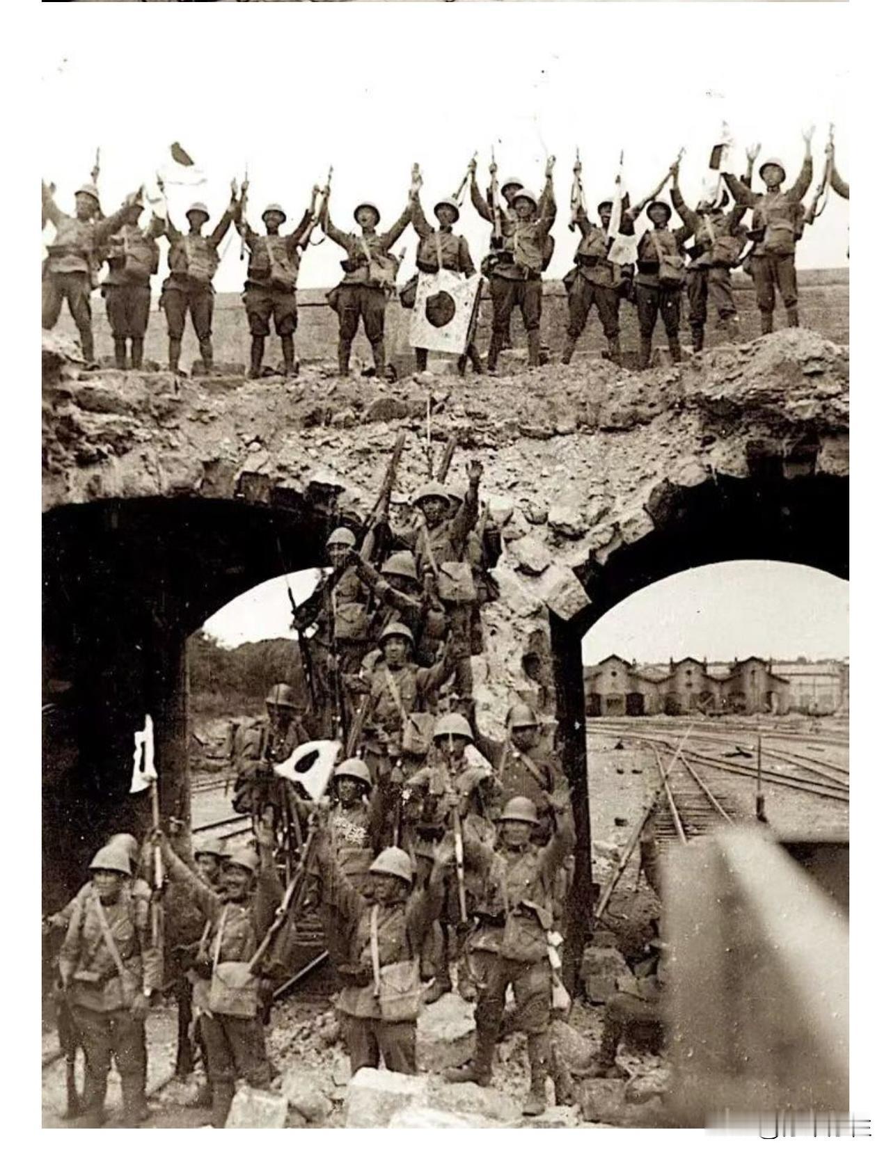 老照片欣赏：照片是1937年7月日军攻占天津后日本随军记者拍摄的。

需要注意的