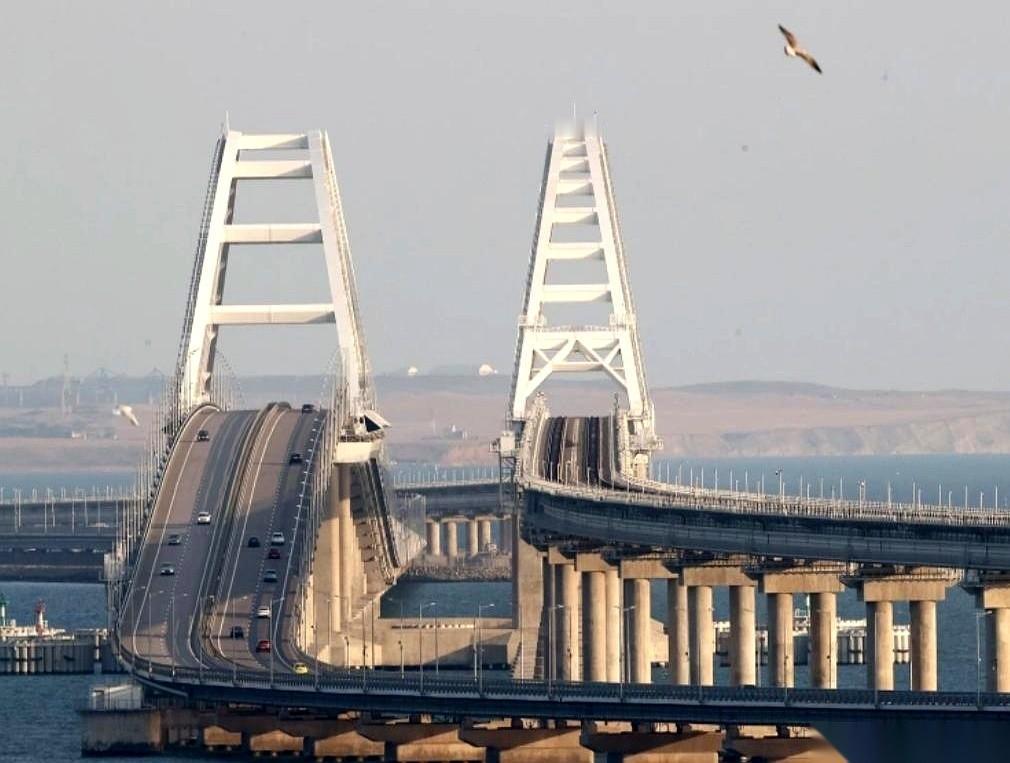 一个报价6000万，一个5000万，他直接喊了个500万。
所有人都以为他疯了，