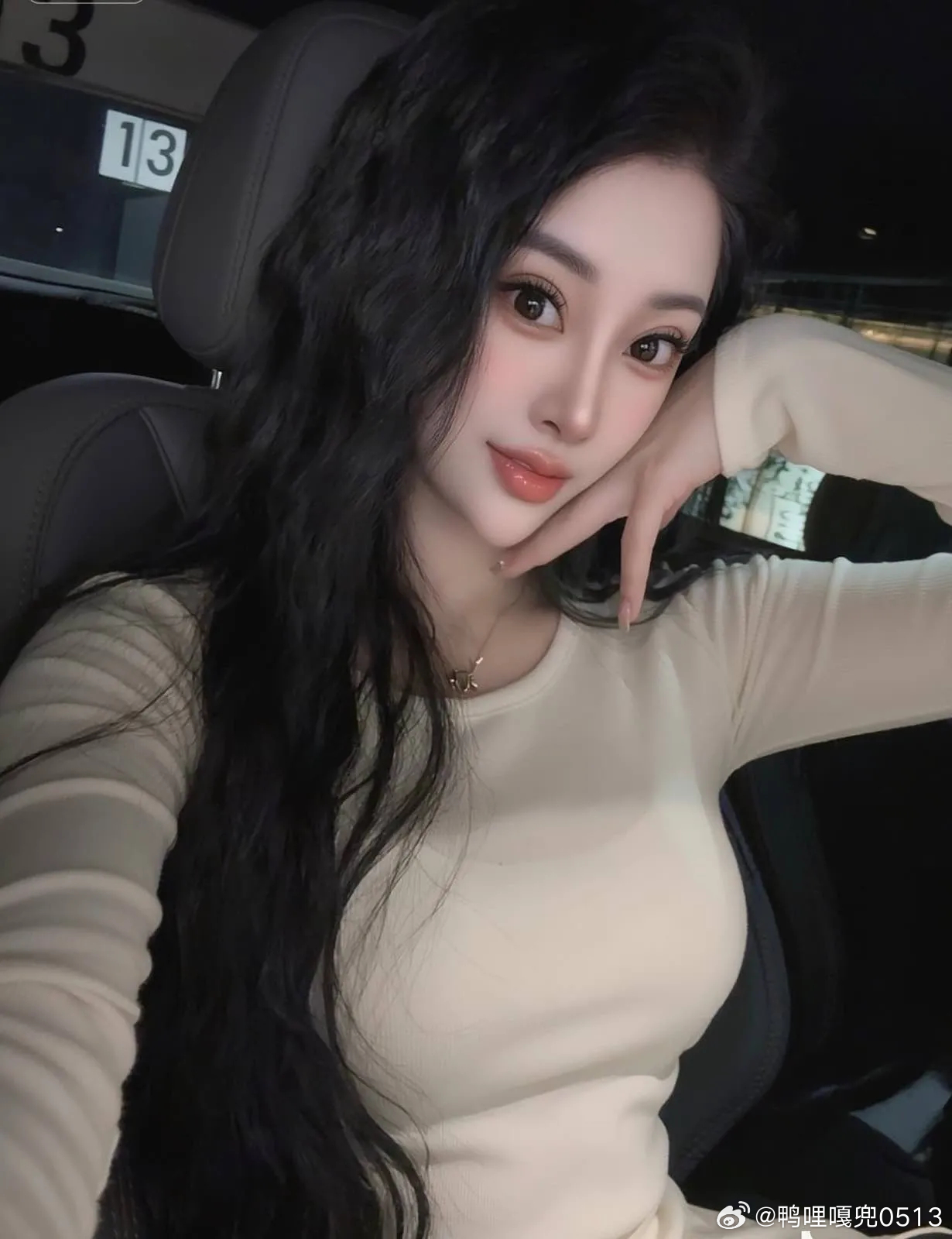 OOTD时尚穿搭今天穿什么ootd 在外边VS回村的穿搭 