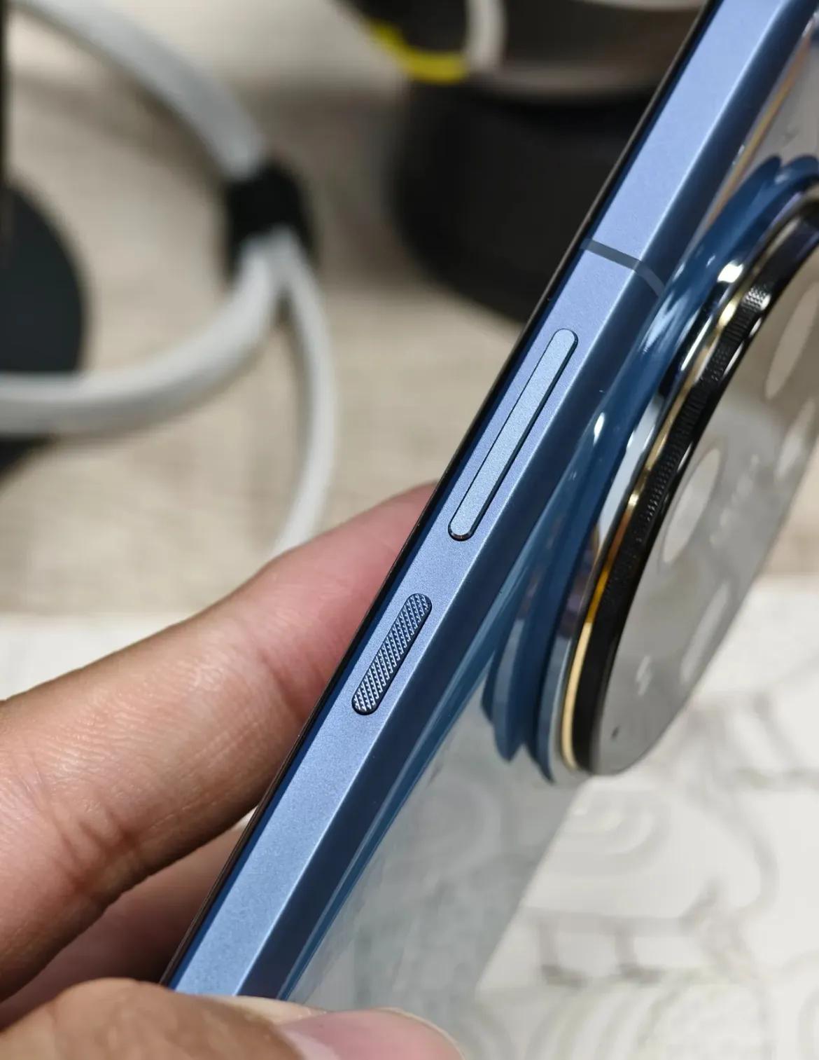 作为五年的果粉，第一次支持国产，结果令我很失望，从iPhone 14 Pro转到