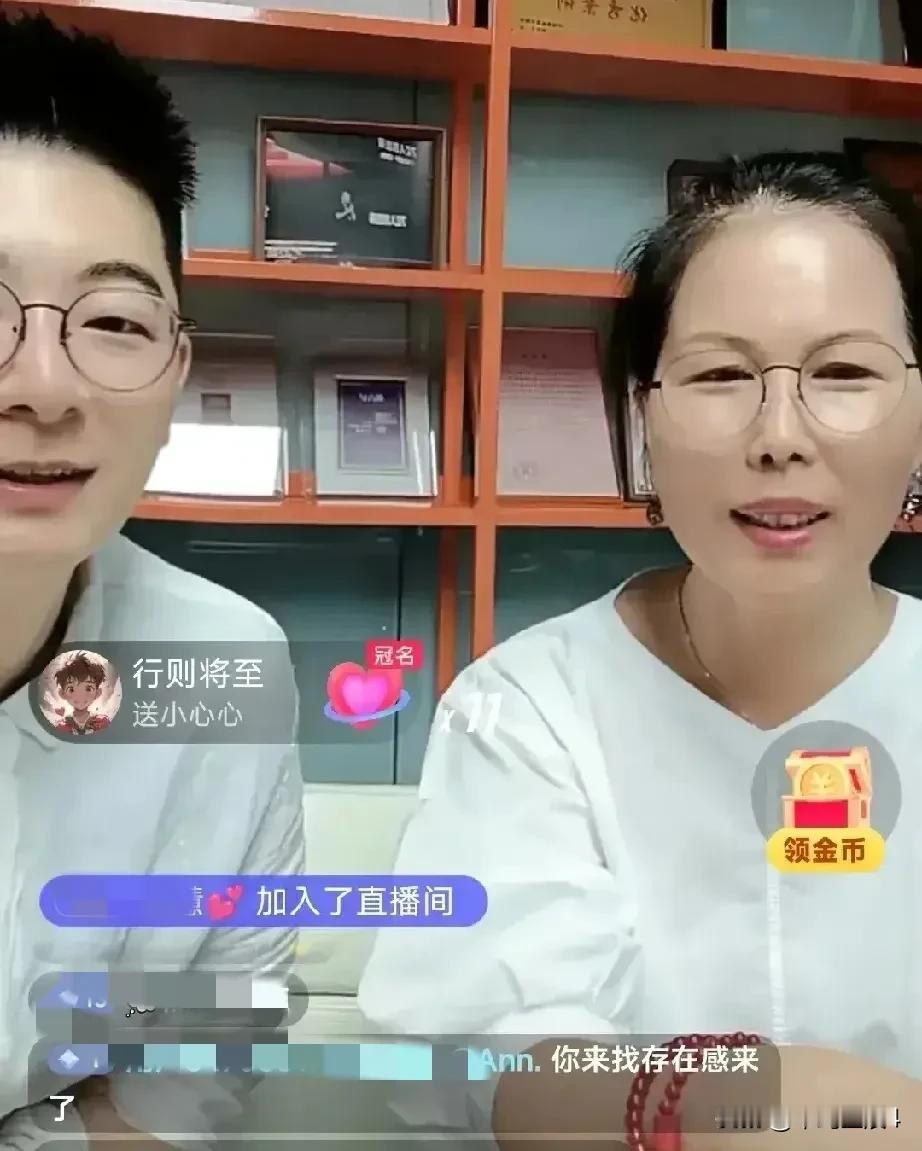 汪小菲家保姆小杨阿姨被边缘化了？小杨阿姨最近有点不讨喜，马筱梅带着孩子们出国度假