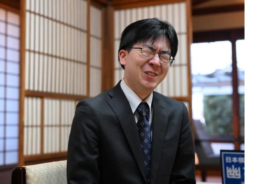 棋圣战~虎丸强势扳平比分




棋圣战是日本七大头衔之首，冠军奖金高达4200