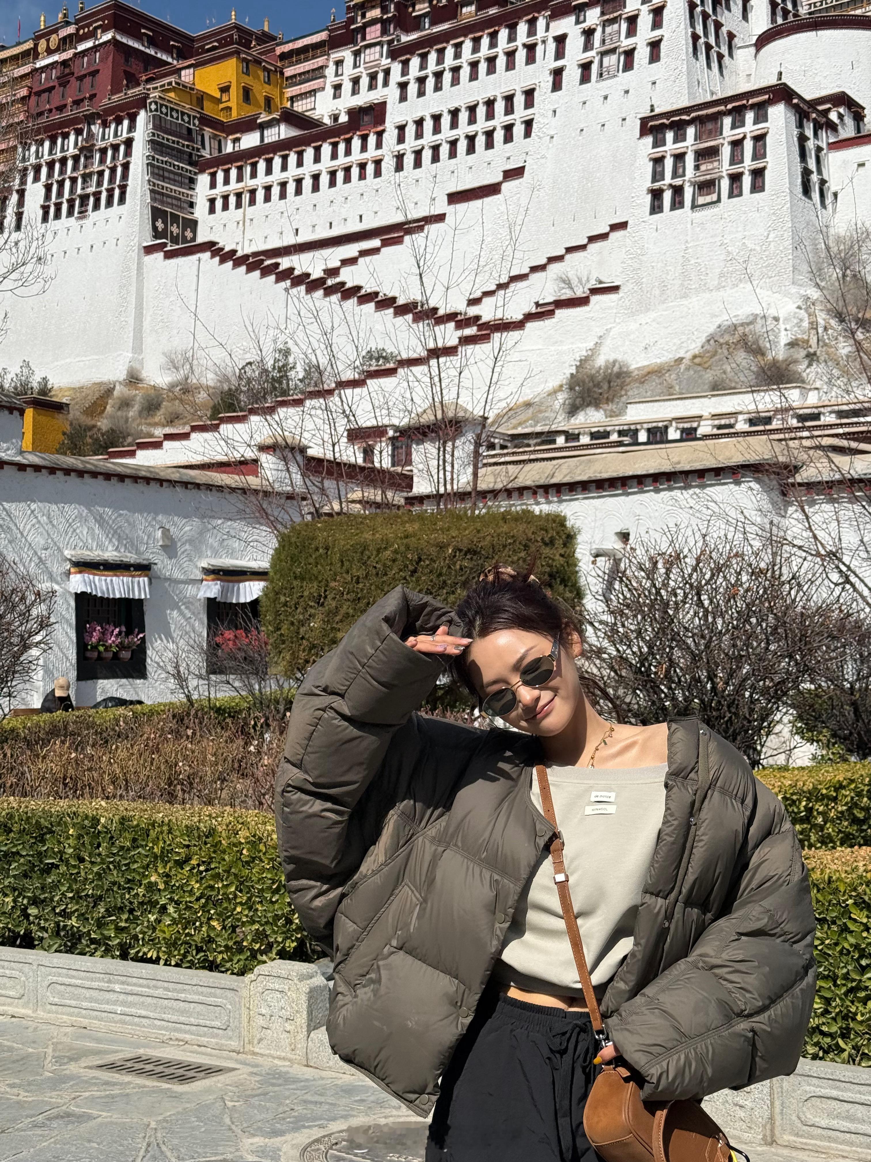 三刷拉萨开开心心去参观了布达拉宫进去后脑子里第一个词就是民脂民膏 国内黄金储存最