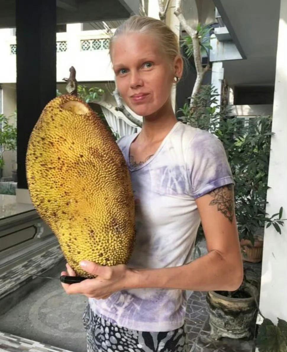 只吃水果女子去世前体重仅44斤把水果当主食吃十几年，不是“健康自律”，是拿身体赌