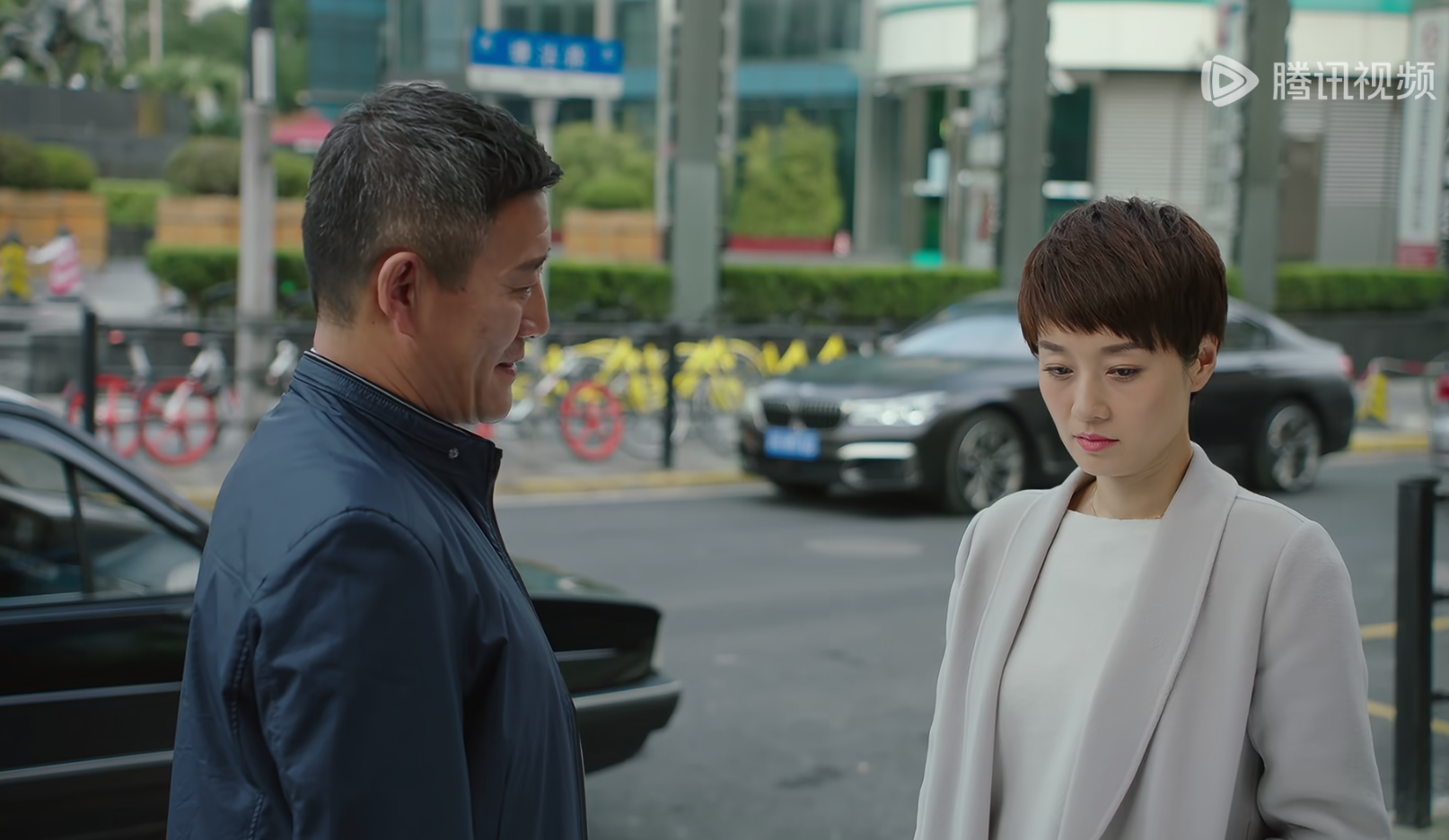 我感觉老金这个人还挺好的啊，虽然开的是桑塔纳 