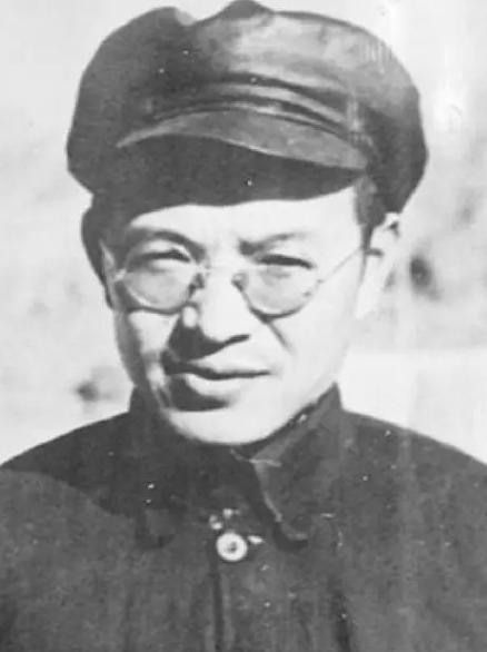 新中国成立后，张闻天始终想不明白，我军3万人马，怎么战胜几十万强敌？就凭毛泽东的