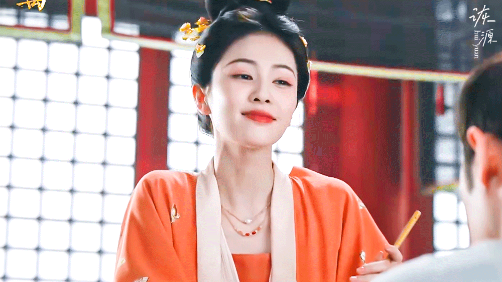 白鹿 《莫离》叶璃 / 动图▷橙衣-歪头笑🍊🍊🍊·蓝衣-洒水吓唬·白衣-撩