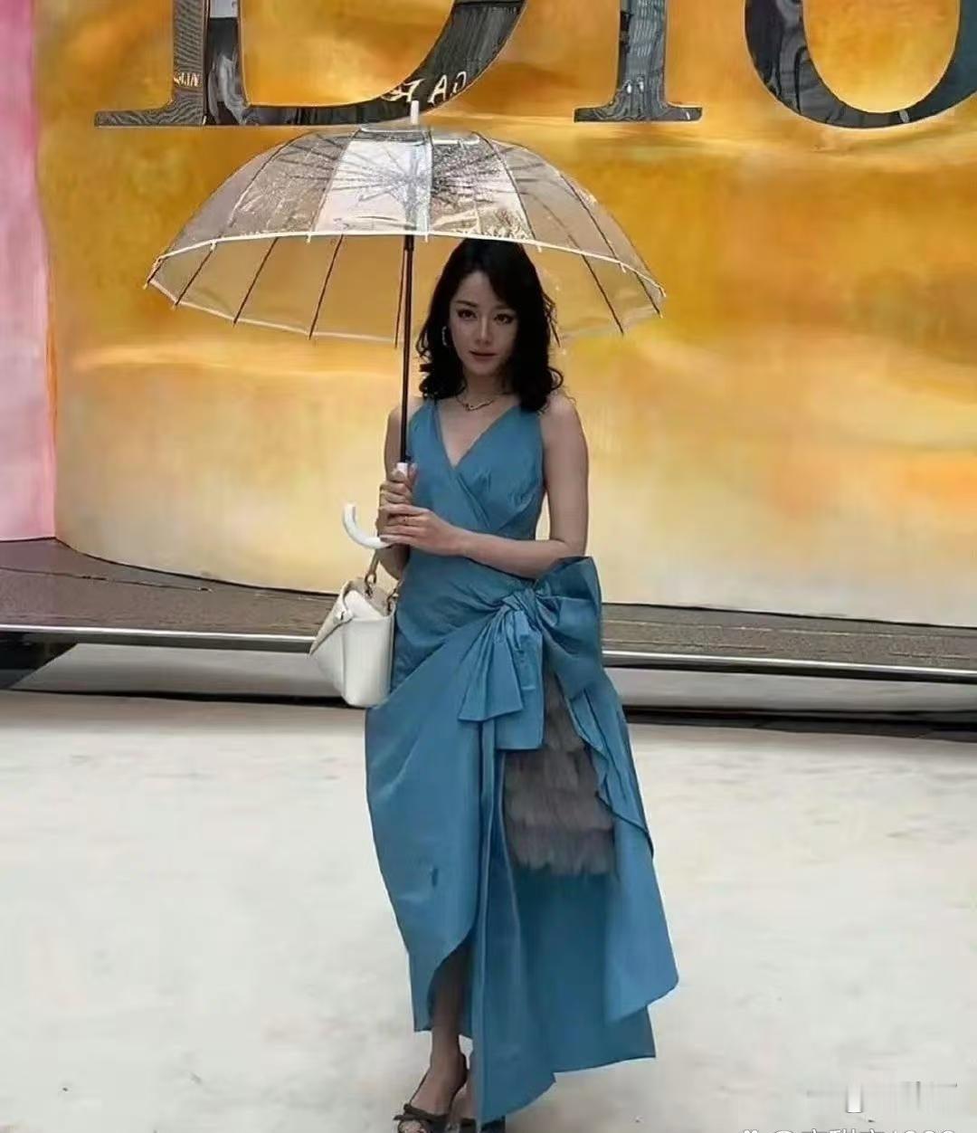 迪丽热巴的‎粉丝别怪化妆﻿师了，她本﻿人就长这样。 