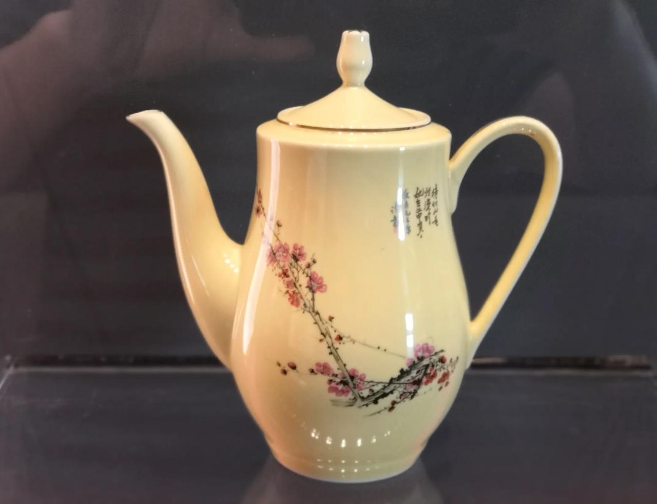 淄博记忆：这是什么年代淄博陶瓷茶壶？你和这茶壶有什么故事吗？