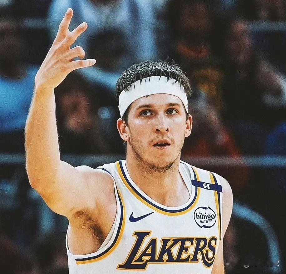 里弗斯不愧是“真湖人”！

近日，湖人队球员里弗斯接受了ESPN记者Dave M