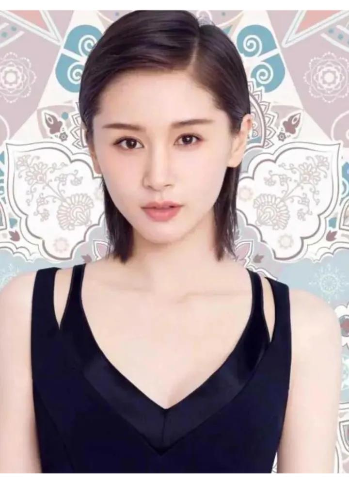 王子文：以真实个性，拥抱岁月痕迹

近期，王子文在采访中的面容变化引发热议。脸部