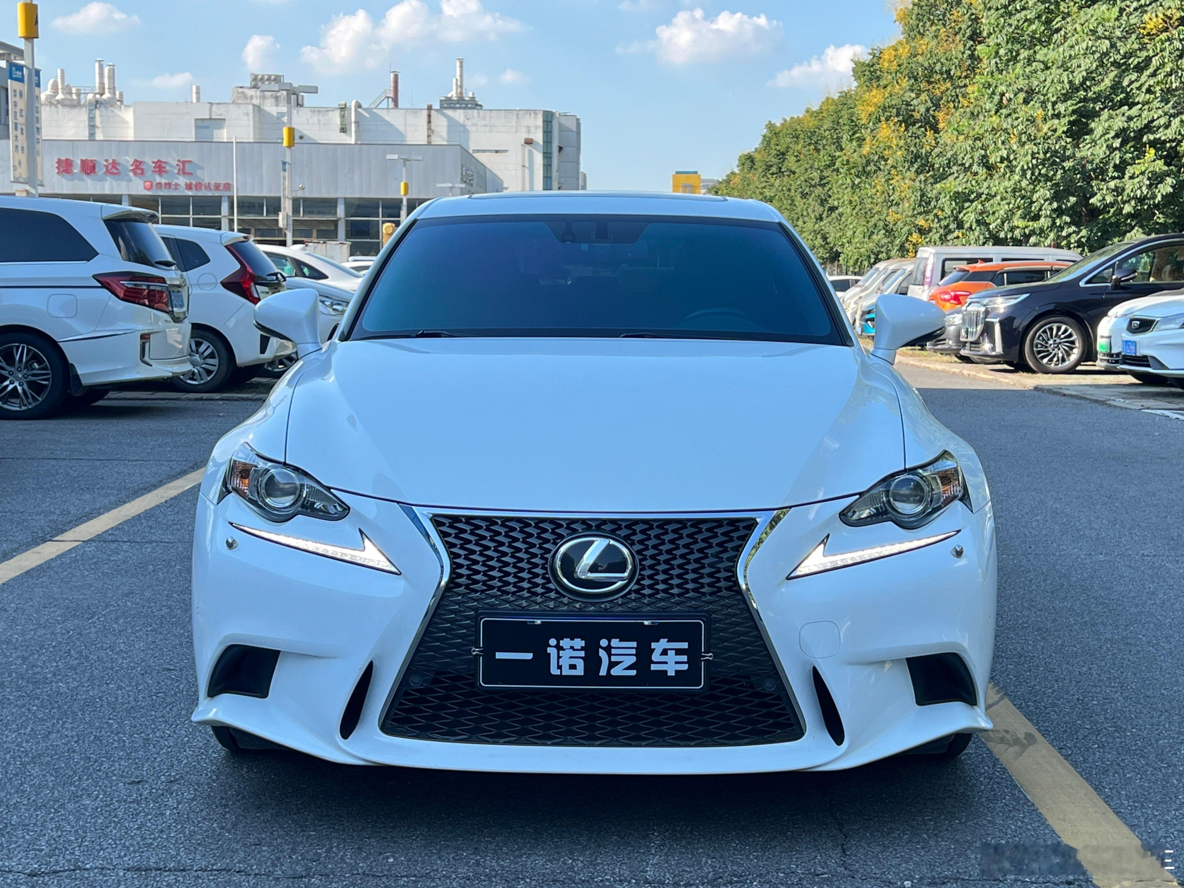 雷克萨斯is200 F-sport上架 最美的配色 白外红内 车主去年找我淘的车