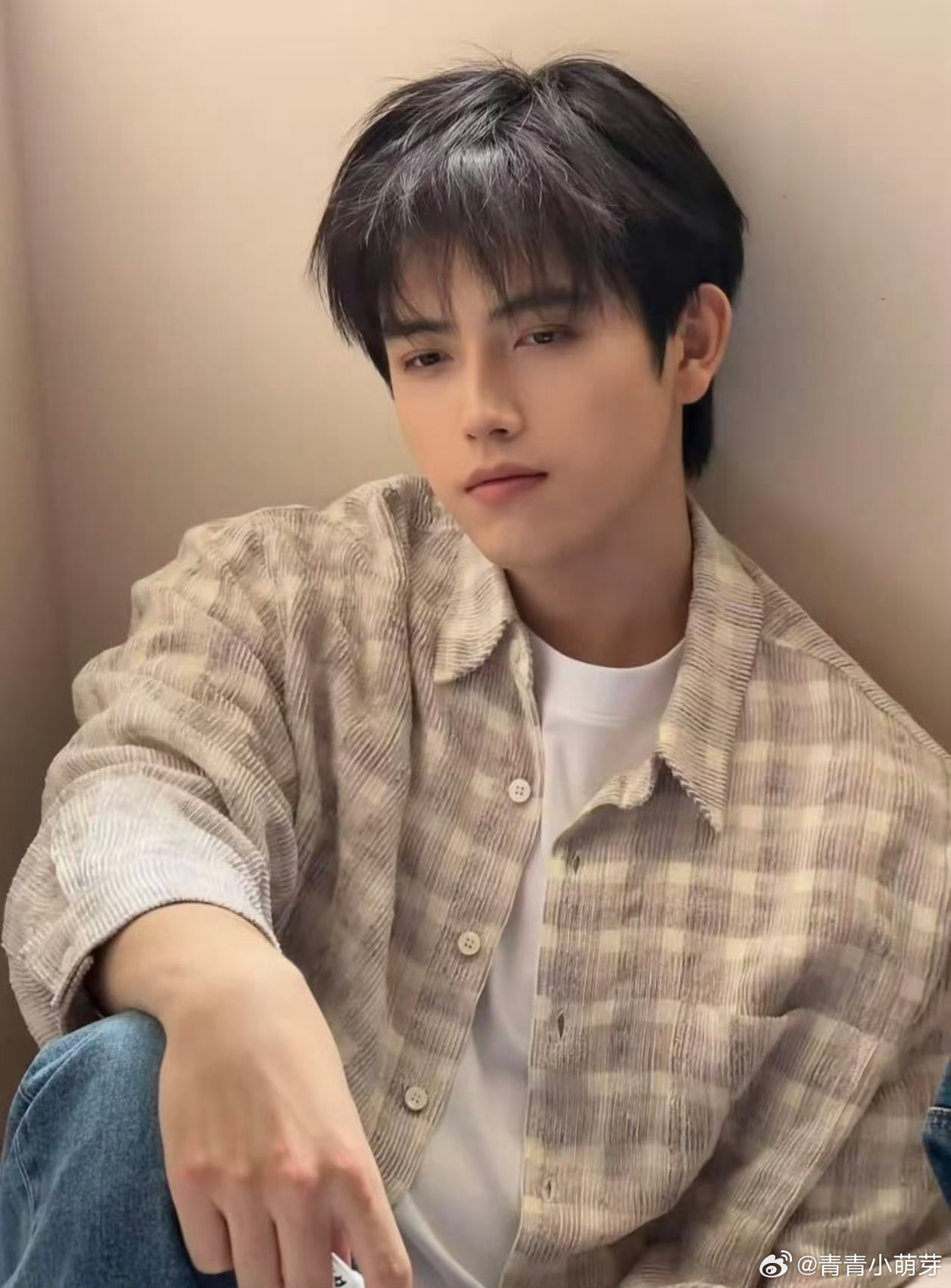 陈凯歌陈飞宇作品同一天央视播出陈凯歌与陈飞宇作品同一天亮相央视，一边是家国大义的