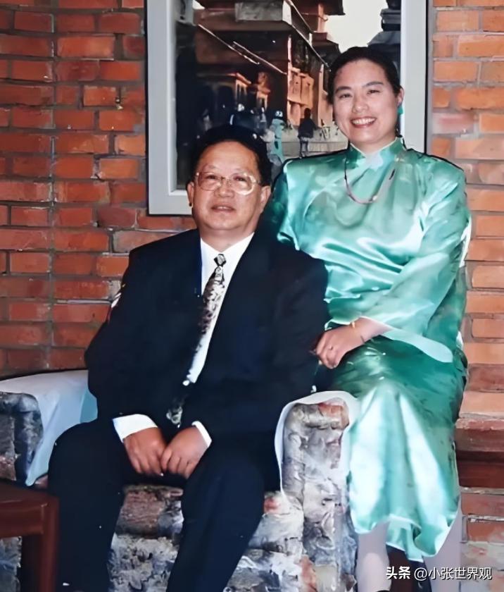 2005年，中国驻尼泊尔外交官朱敏才退休后，瞒着子女，带着妻子连夜离家，从此杳无