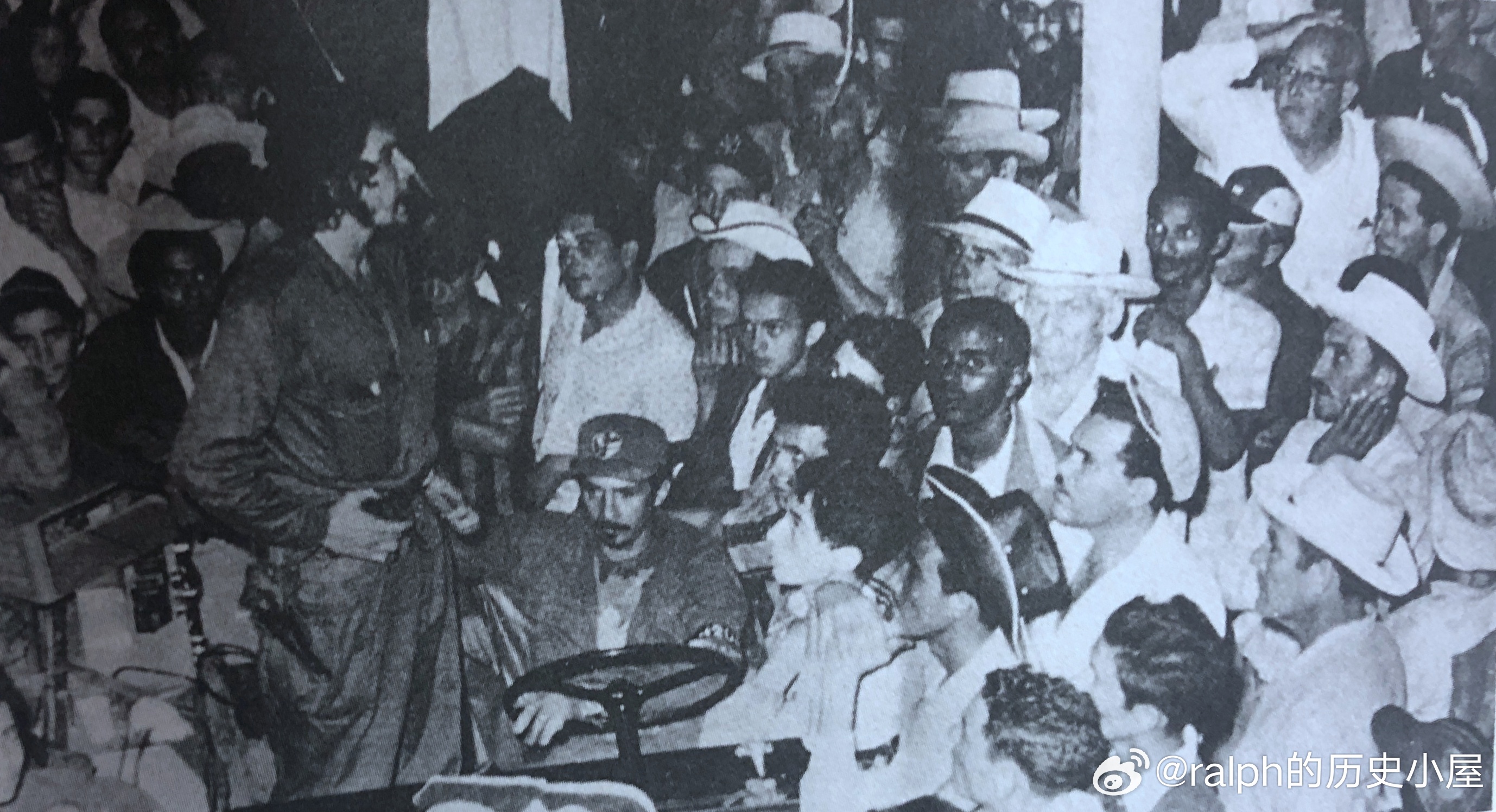 1958年10月格瓦拉和战友们进入胜利后的城市历史影像