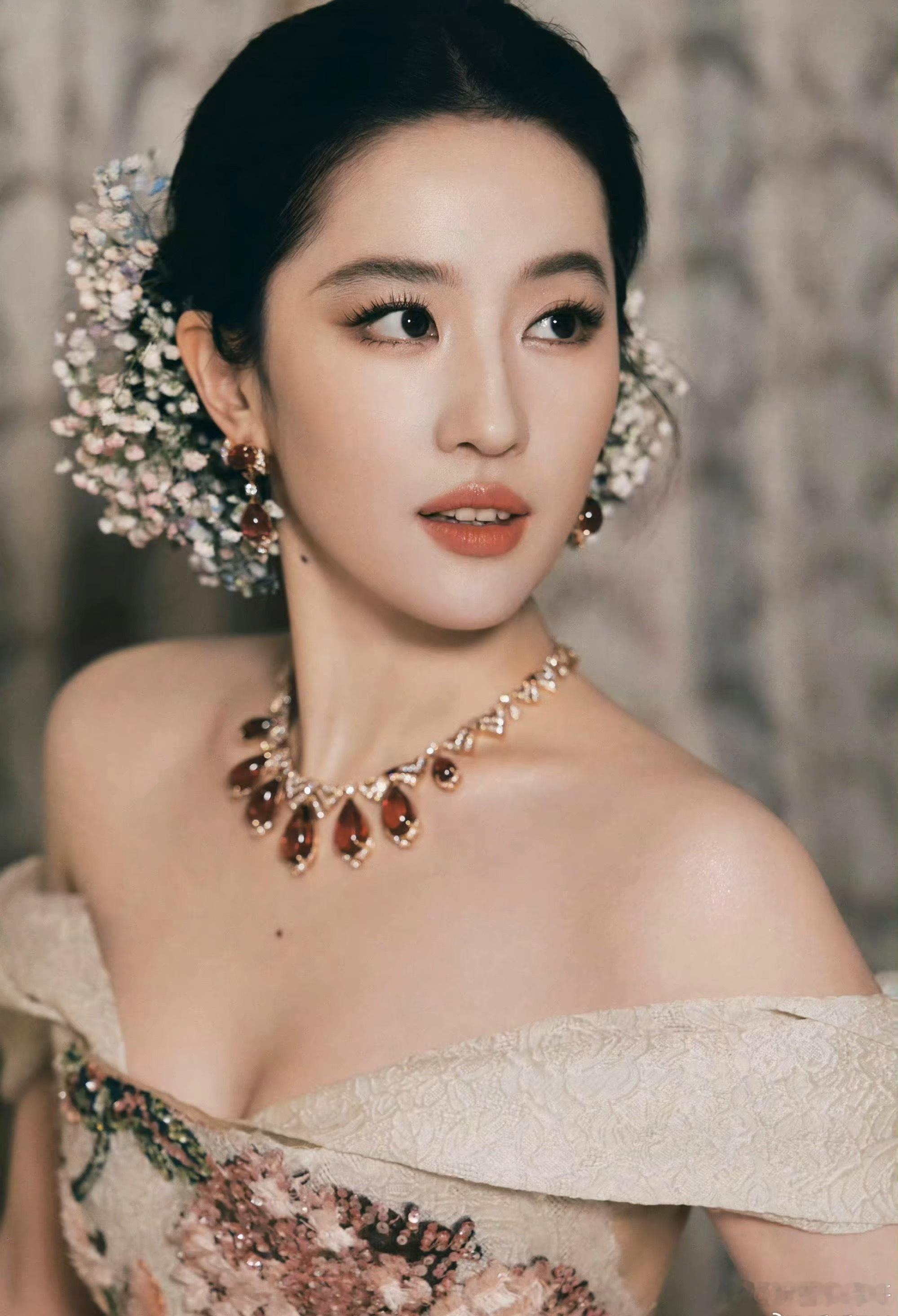 刘亦菲这是花神下凡吧[期待] ​​​