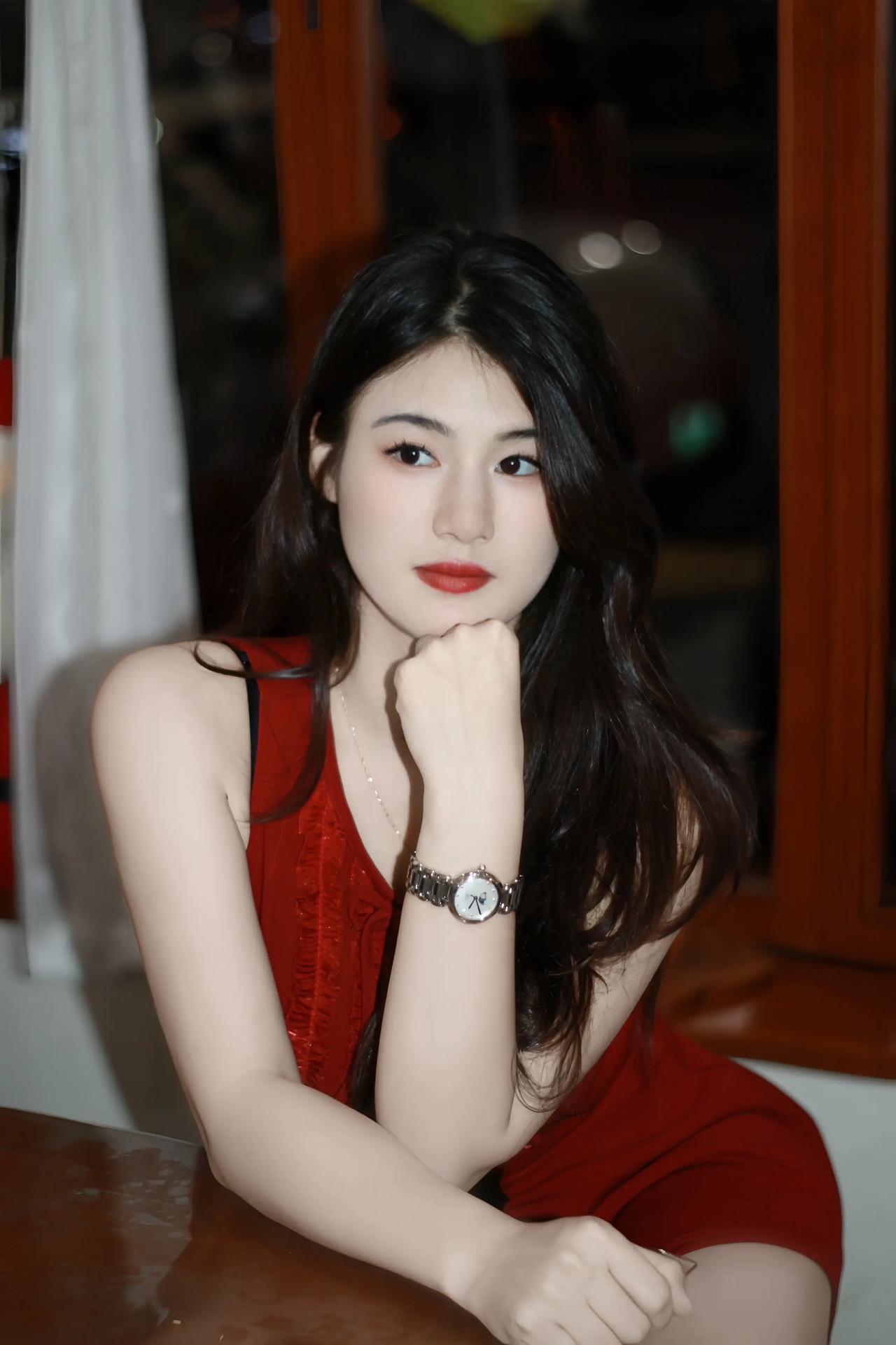 今天是甜甜的小女孩


玫瑰红裙少女 穿红裙的女生 红裙子小女孩 红裙子女生 红