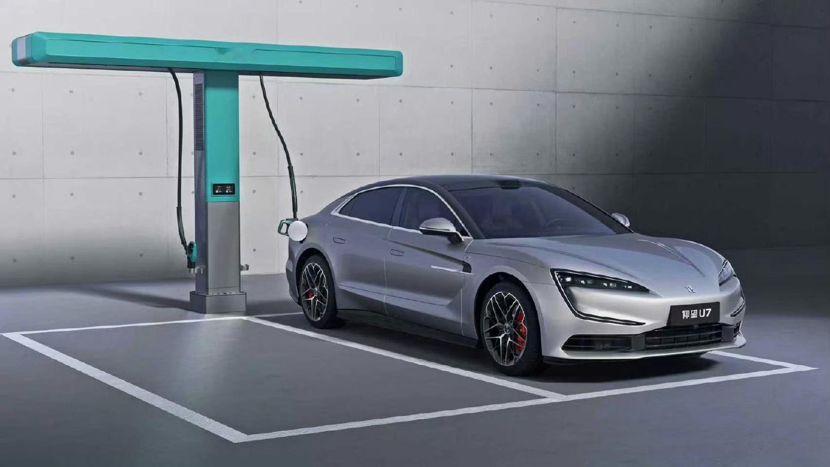 2026年3月5日，比亚迪硬核闪充技术树立行业新标杆！正式发布第二代刀片电池及颠