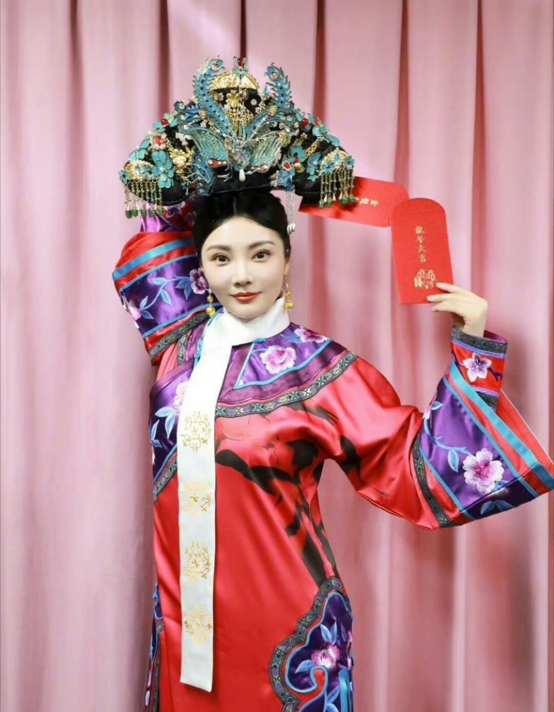 徐冬冬还能这样打卡徐冬冬这个椰汁pose也是经典永流传了，每次逛超市的时候高低都