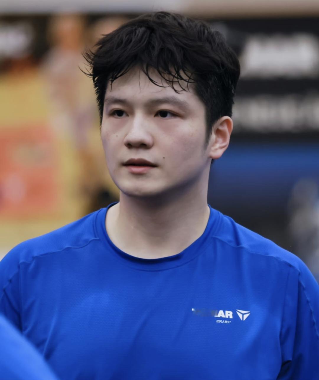 他的教练说漏嘴了：技术稳定性暴涨27%的秘诀，是“不练技术”。
在欧洲更衣室，小