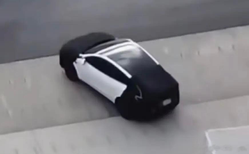 特斯拉Model Y新车型谍照曝光？ 售价或许降低至15-17万元？而且最快下半