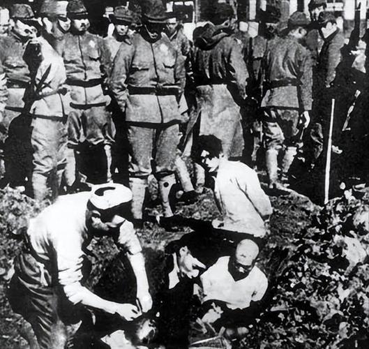 列强都侵略过中国，日本学者问为何只恨日本？真相藏在血泪里。
 
1931年9月的