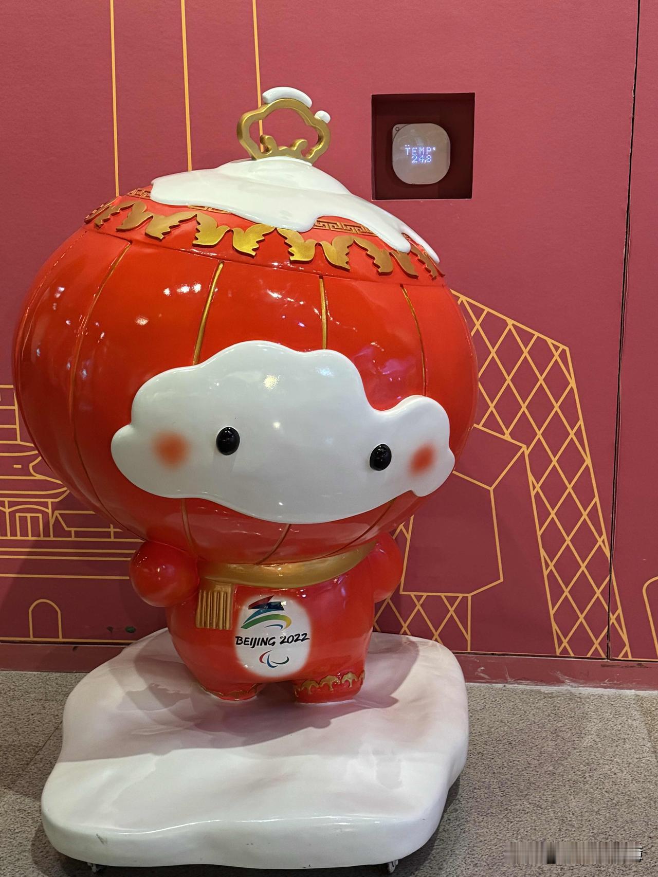 牛奶过期还能喝吗？
昨天小孩说：姥姥我喝奶昔。
做奶昔我比较喜欢用香蕉，一个香蕉