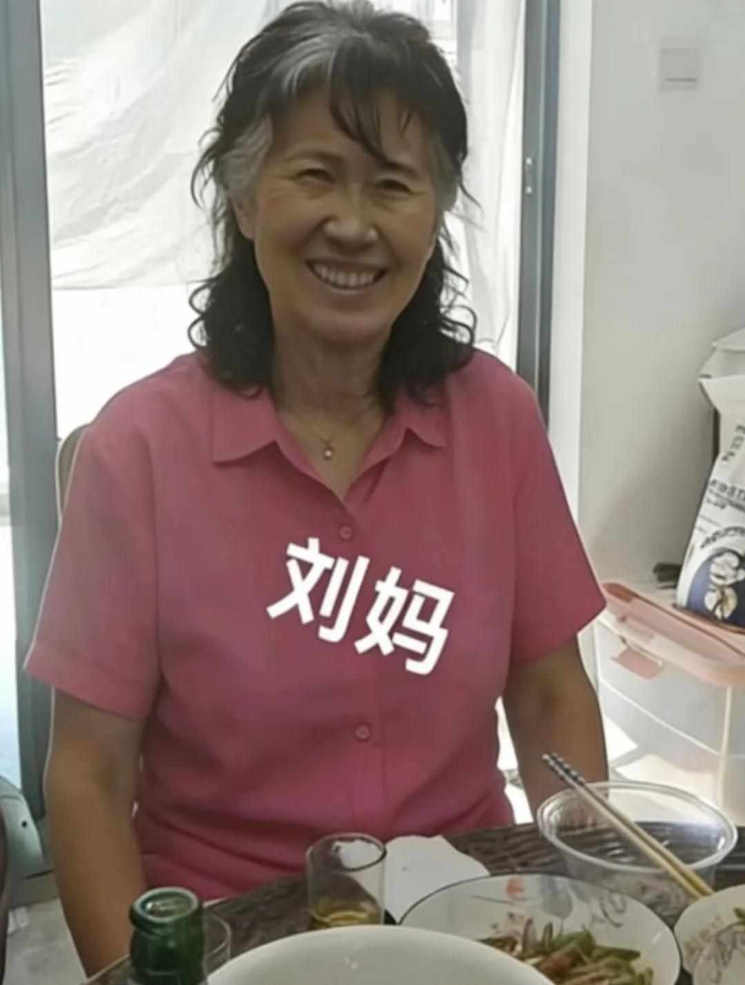 图二是我跟大侄子小峰他刘娘的早上饭，因为菜饭都登不了大雅之堂，吃者又近乎穷困潦倒