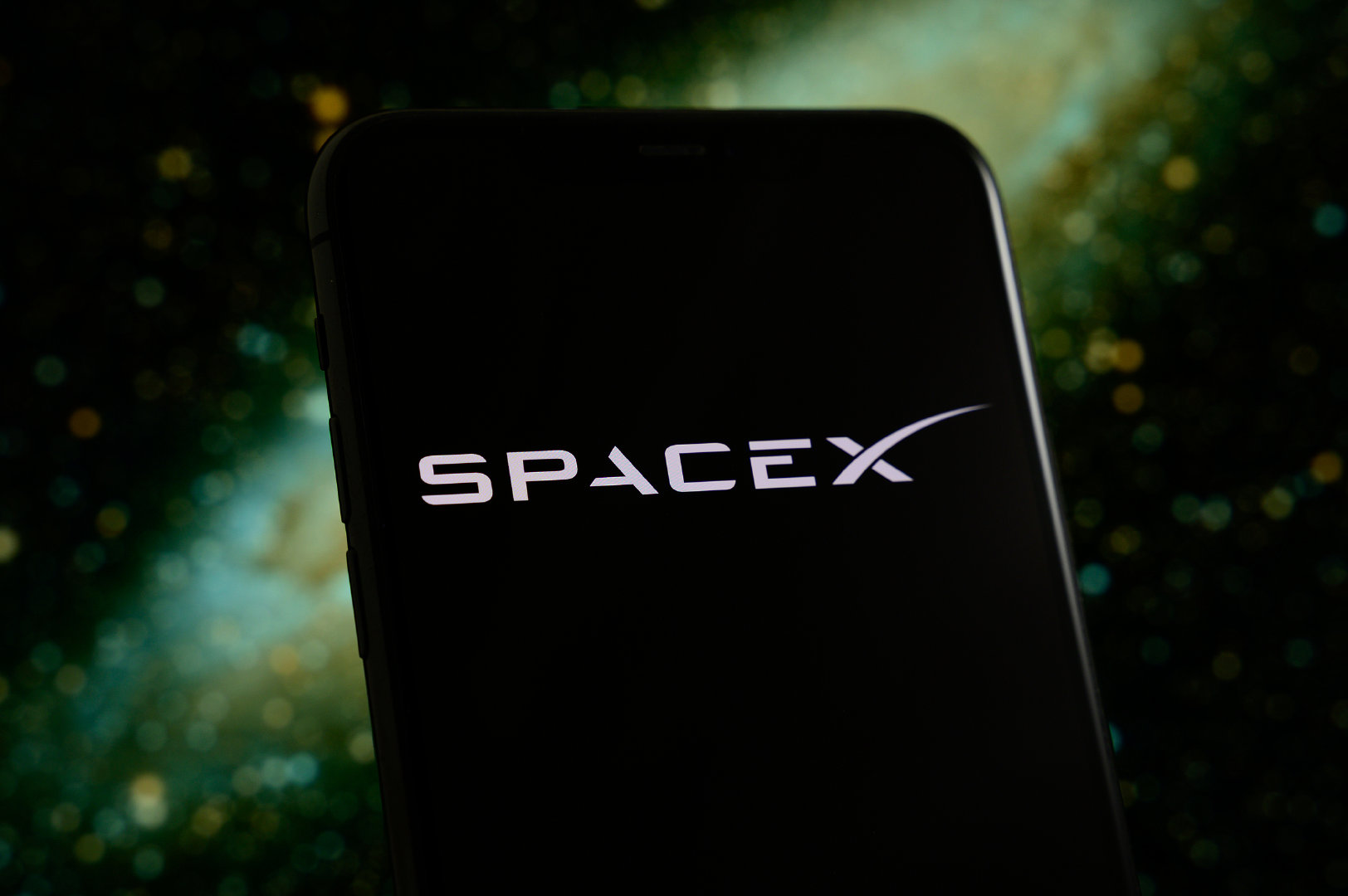 【马斯克也要站在光里，曝SpaceX拟收购光模块公司】美国联邦贸易委员会的文件披