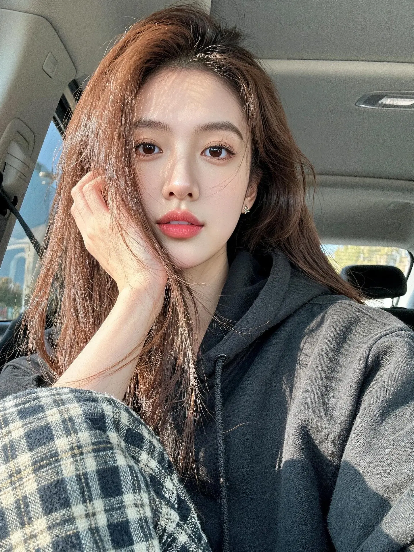 AI车内慵懒自拍 随变ai随便玩 玩法合伙人计划 随变一拍都很夯