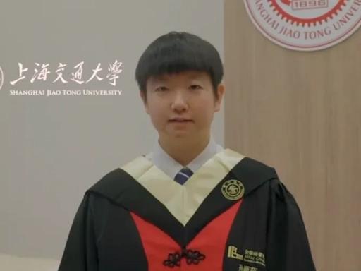 莎莎尴尬了，没想到粉丝这么调皮，好好的招生现场秒变训子大会，

高考在即，
莎莎