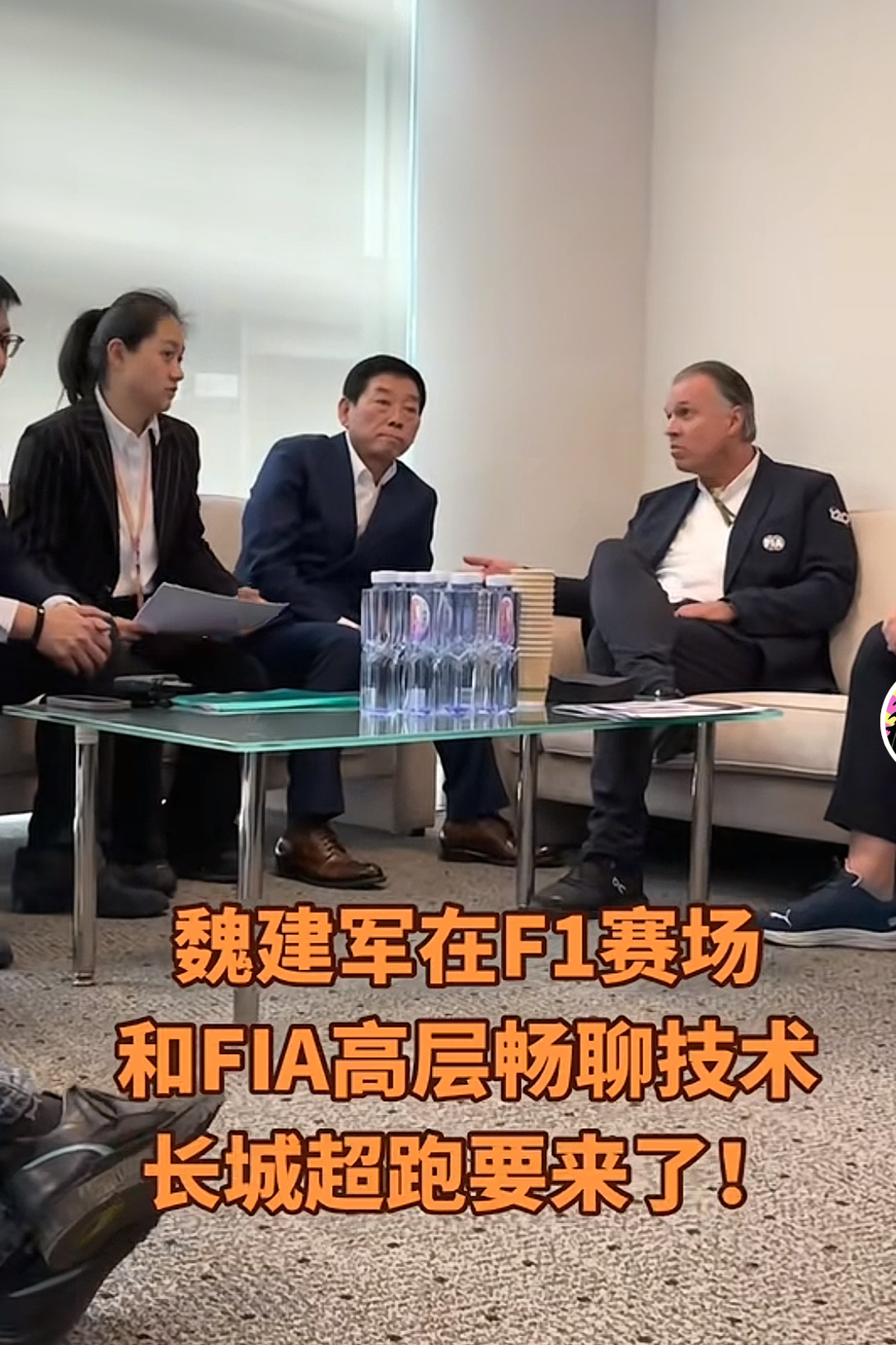 老魏的超跑就要亮相了，已知信息4.0T V8➕混动  具体落地方案还得等着看实车