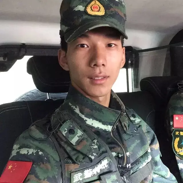 武特也不是整天都训练！还有巡逻任务！那时候最喜欢的就是外出巡逻，一去一...