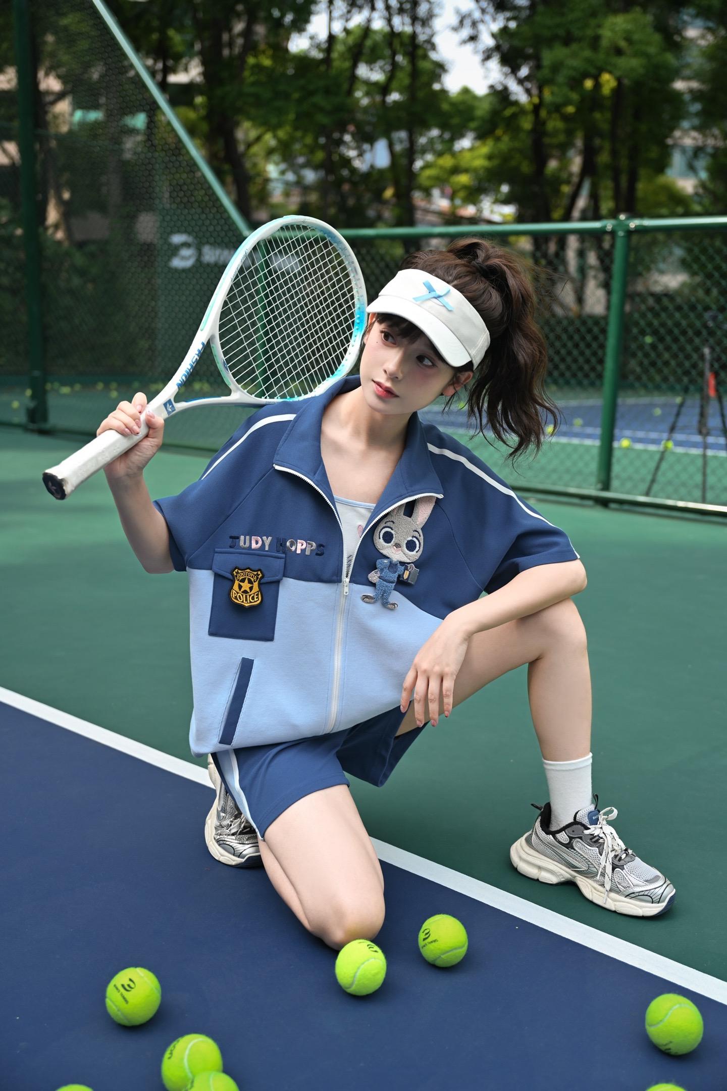 运动女孩🎾。