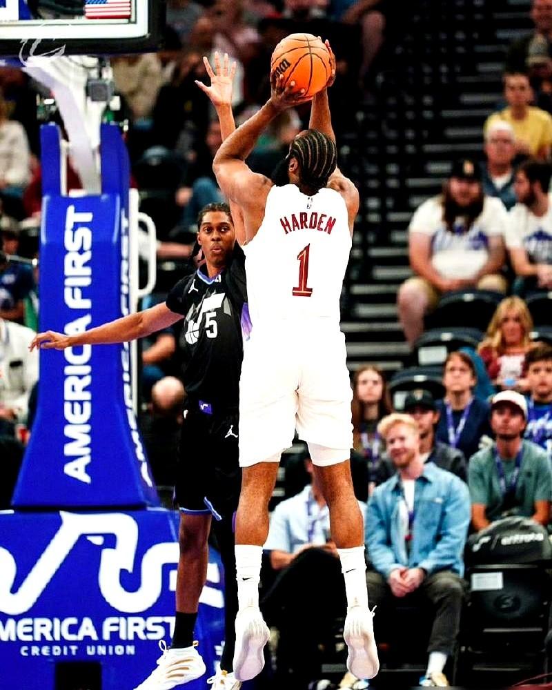 哈登打球是真聪明，不是瞎冲！

都说哈登打养生球？打爵士这场，他出战39分钟才拿