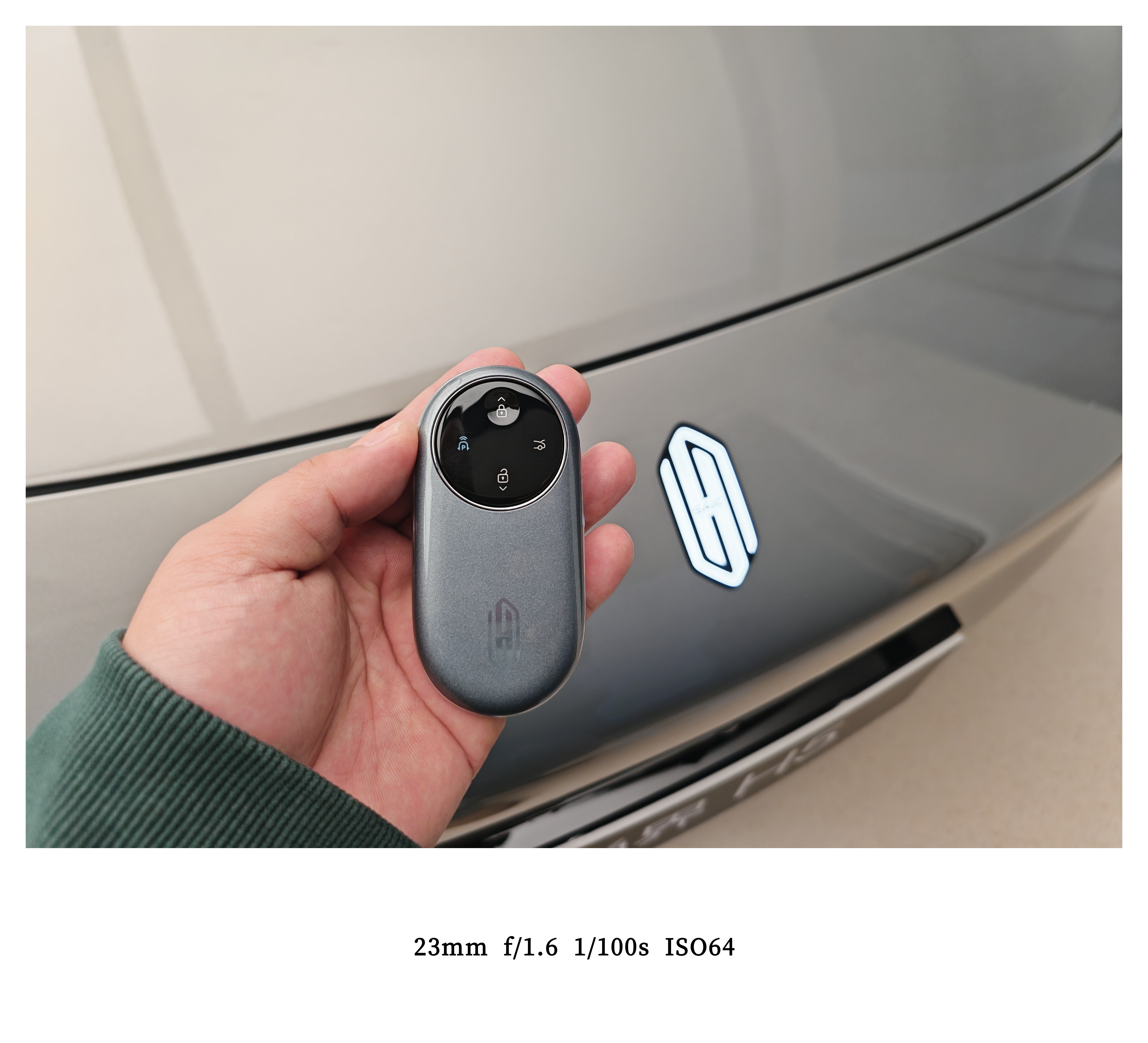 鸿蒙智行现在新车全系都有给这个实体星闪钥匙，包括尚界。部分老款车售后也会给补，上