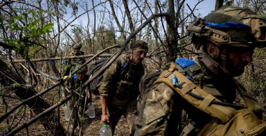 俄罗斯报复性打击已经开始！
1月3日，多家媒体报道称，俄罗斯开始对乌克兰报复性打