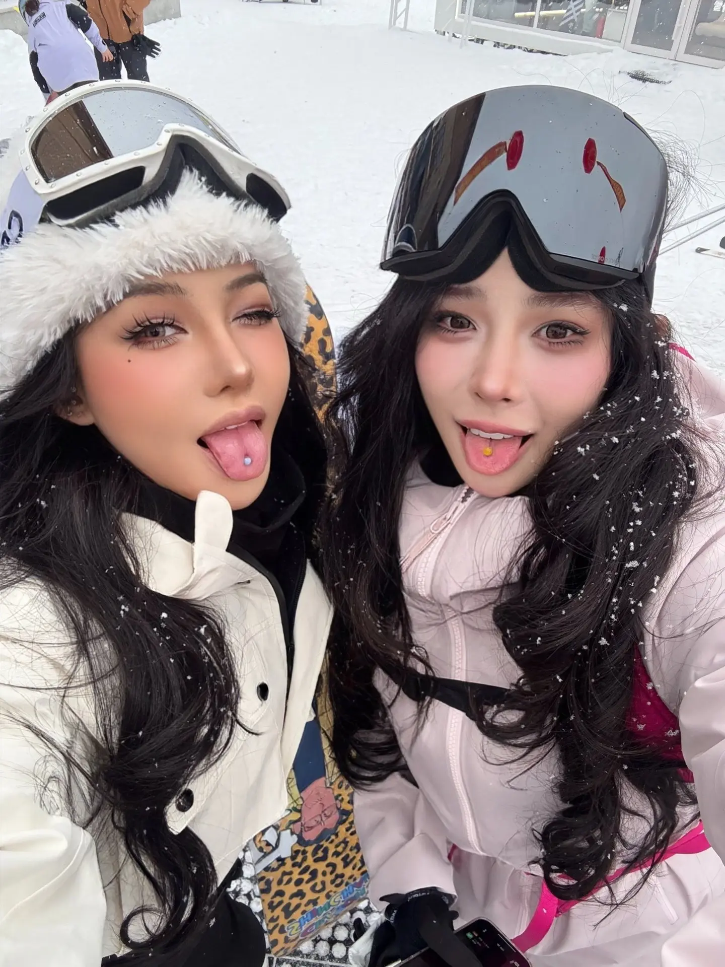 ❄️。在滑雪场遇到一女的跟我说她是网红让我艾特她