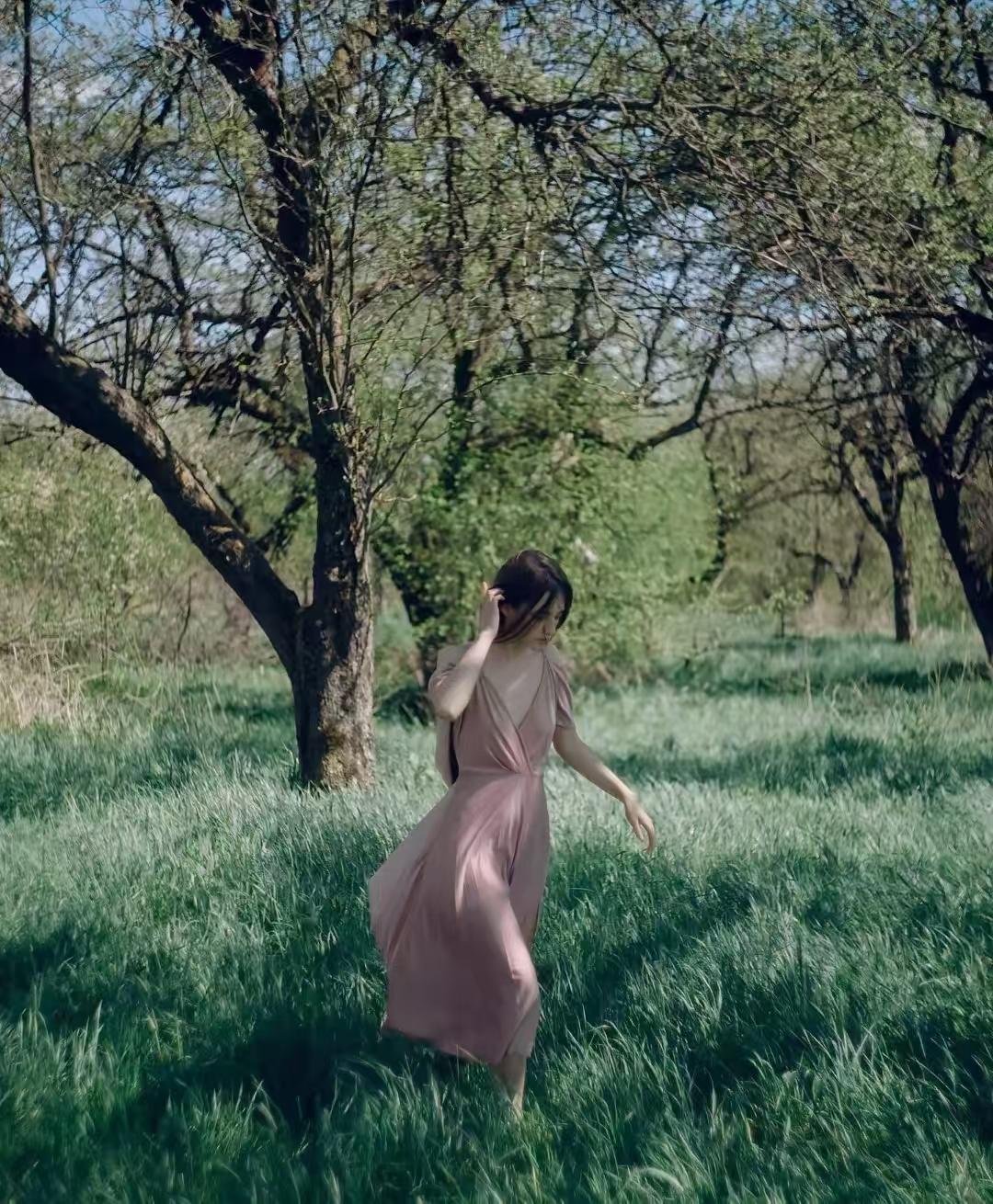 孤独、冷冽
却无限娇美
颠倒众生💅