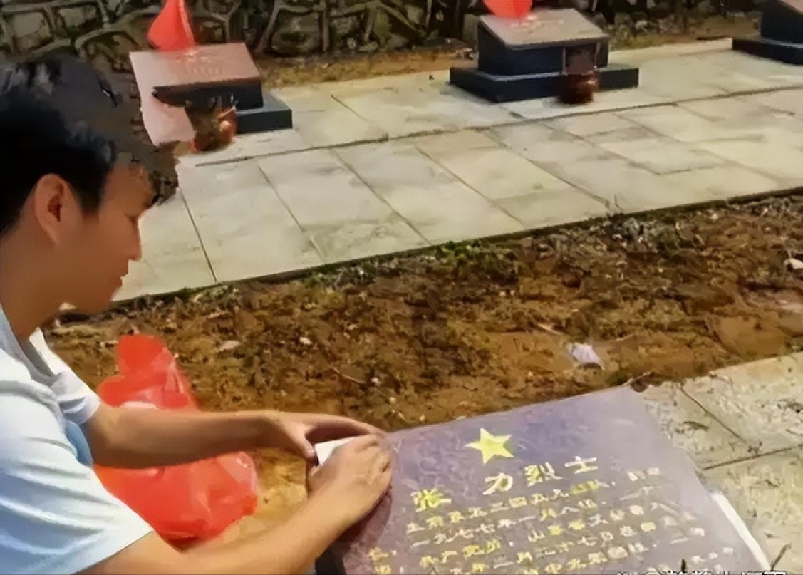 2022年，广西一小伙丧失了对生活的热情。某天，他散步至烈士陵园，注视着一块块烈