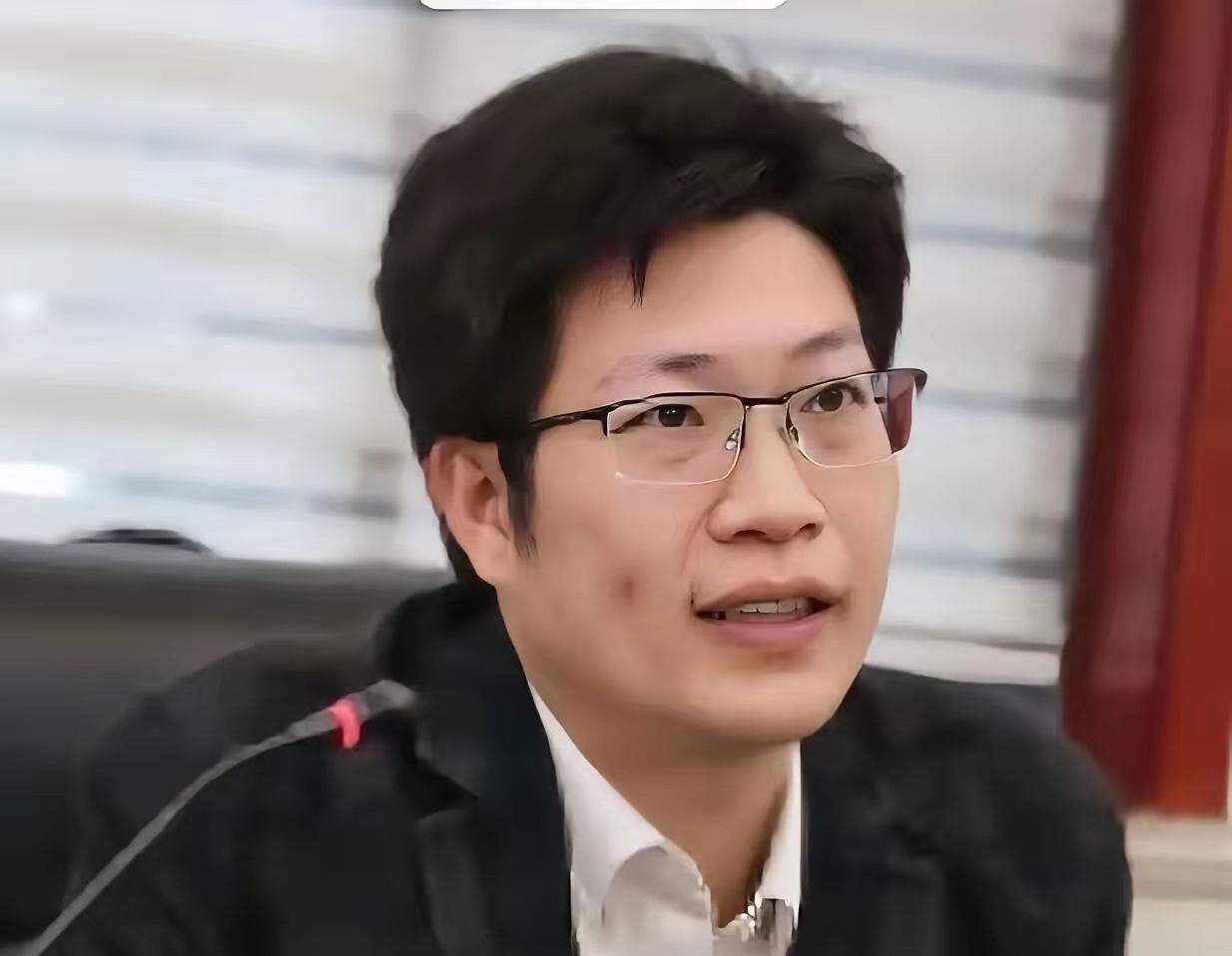太可惜了，他才39岁 是上海科技大学教授。五一期间带一家子出去旅游，女儿落水，他