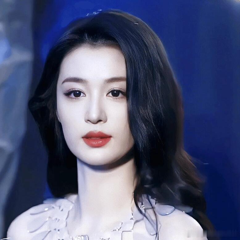 #王楚然好美##王楚然[超话]# 王楚然的这张脸真的很绝！为娱乐圈带来一股清新的