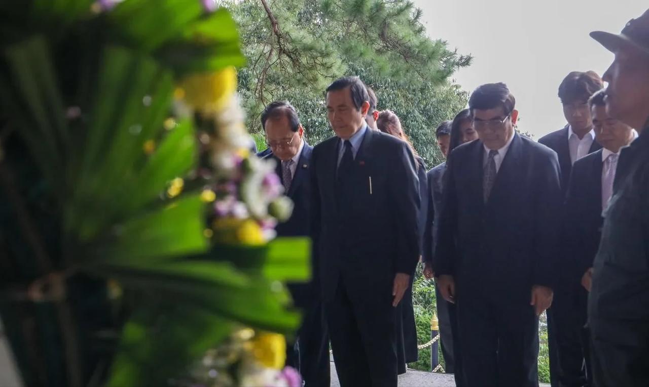 近日，应泰国中华会馆之邀，马英九先生亲赴泰国曼谷，于历史悠久的朱拉隆功大学隆重出