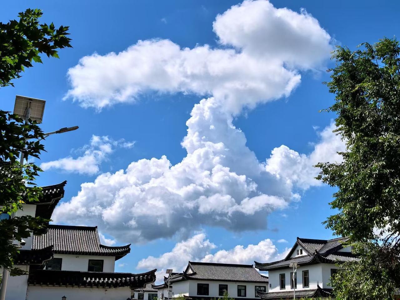 三战锣鼓声响？三战 
马斯克在社交平台X平台与网友交流时，非常肯定地表示一场大规