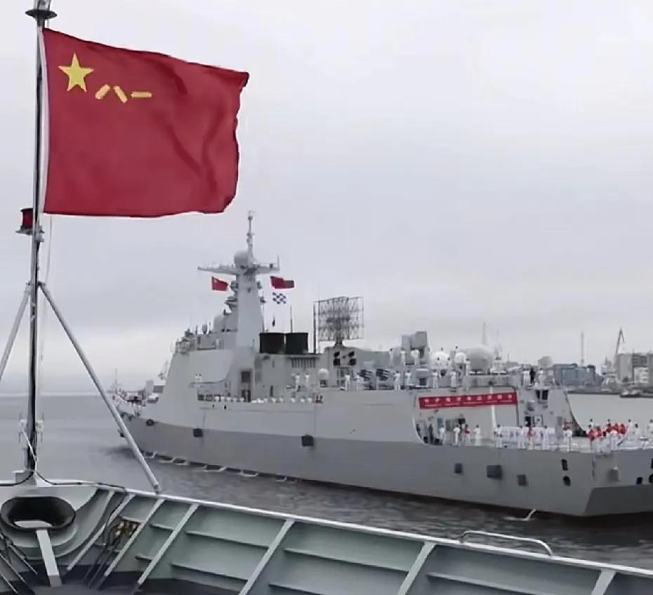 中国海军去俄罗斯军演，所有潜藏在网络上的外国势力纷纷出动了，看这一波来头不小，数