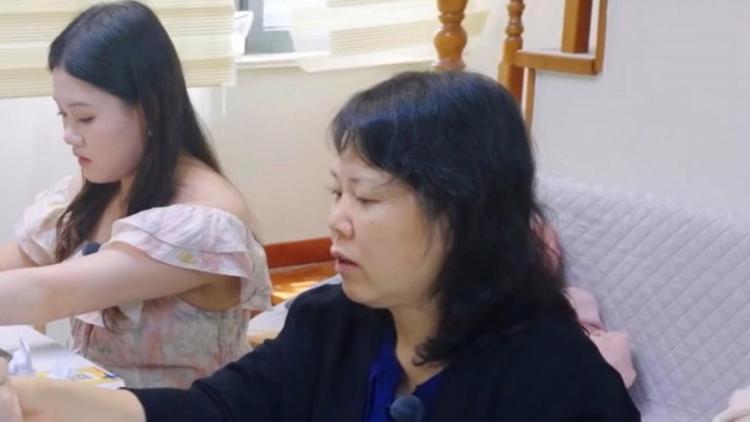 爱也得有分寸，哪怕是亲子之间，也不能凭一句“我为你好”就剥夺对方的权利。

大家