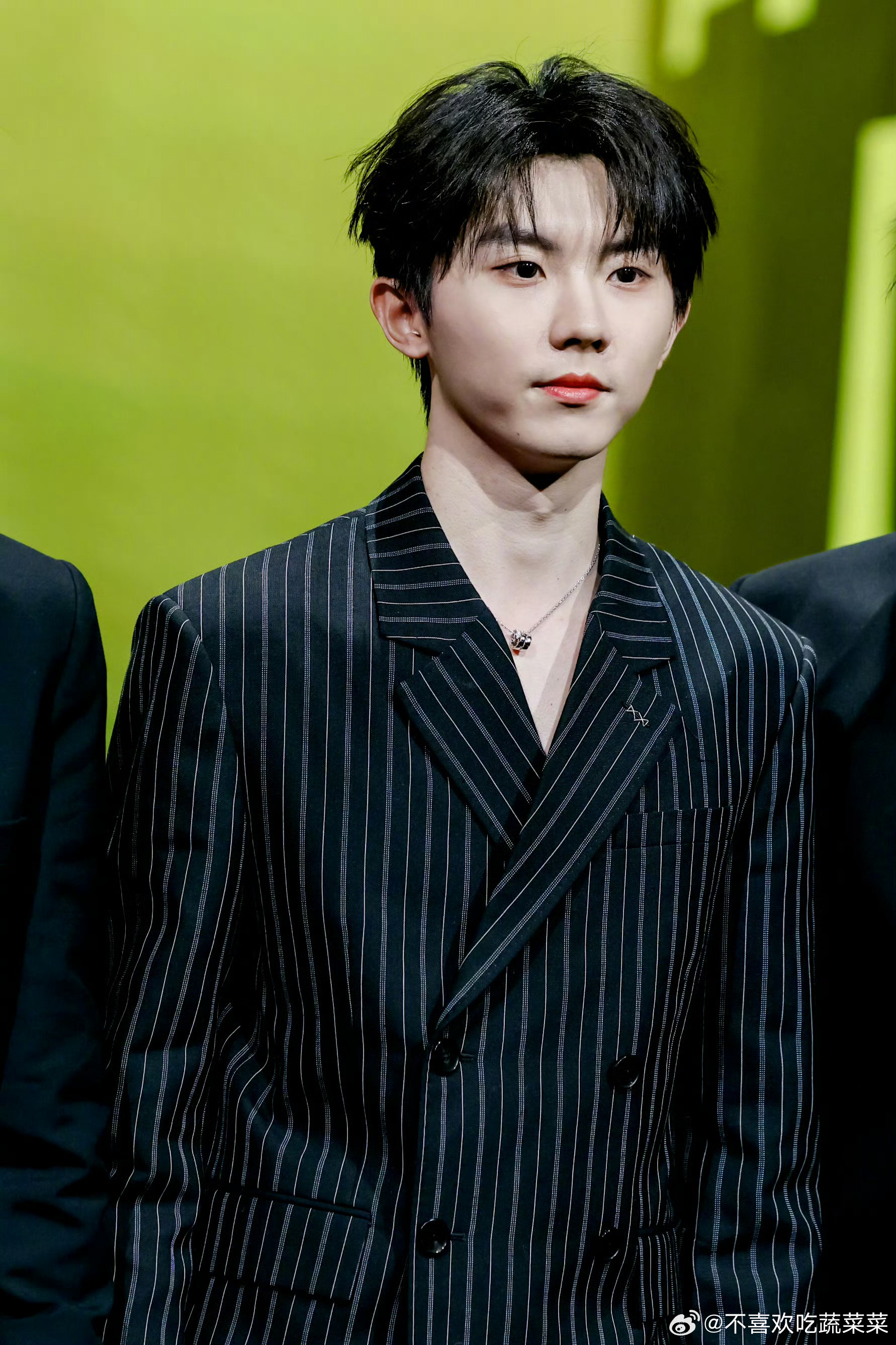 老时生图 谁赢了？！时代少年团的礼物是路由器微博之夜红毯微博之夜2025微博之夜